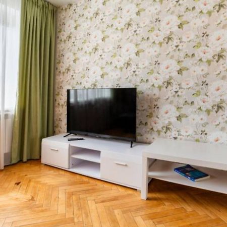Затишна 2К Квартира З Усім Необхідним Для Життя Поряд З Метро Дарниця Kiev Buitenkant foto